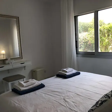 Elegant Beachside - 1 Min Walk To The Paphos